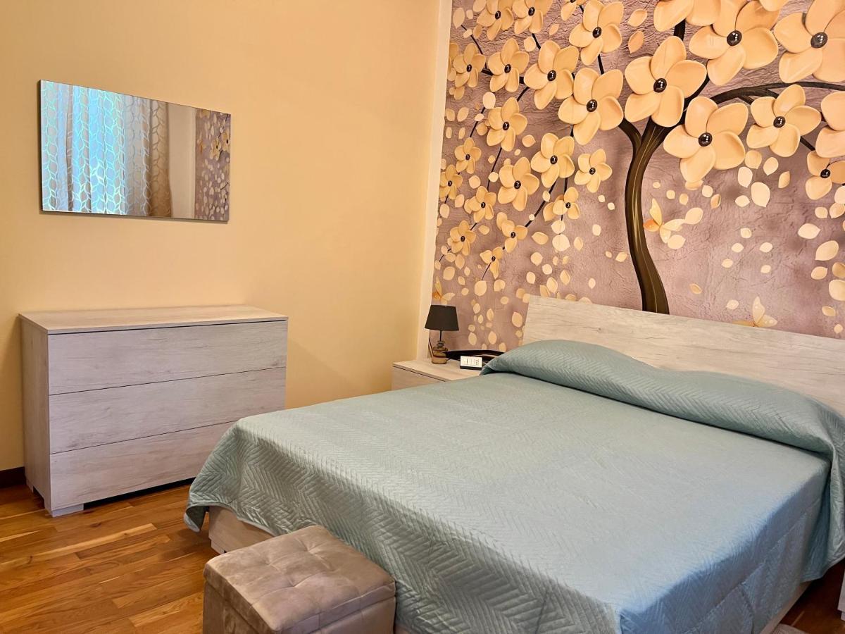 Lukas Home Con Il Cuore Appartamento 3 Camere Al Piano Terra E Appartamento 1 Camera In Taverna Merone Kültér fotó